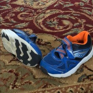 Boys saucony sneakers